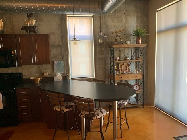Bar seating in kitchen - 290 W 12th Ave Unit 406