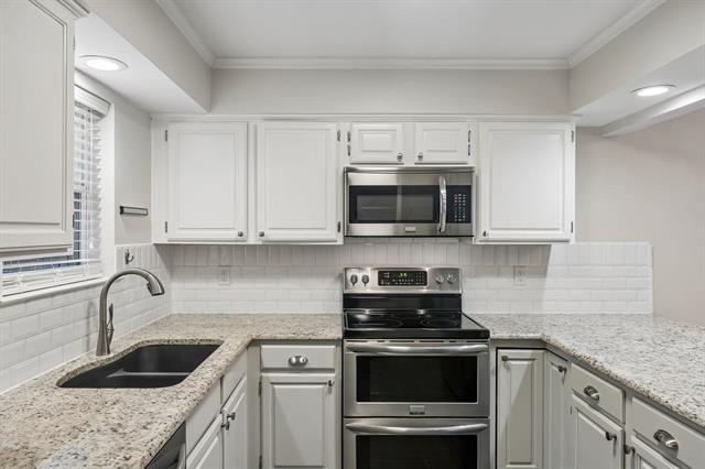 Photo - 2908 Clear Springs Dr