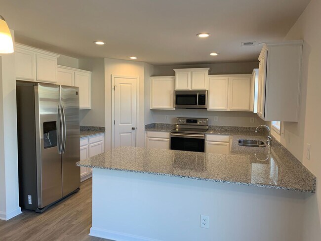 Photo - COMFORT, SPACE AND STYLE ALL IN TIMMONS POND