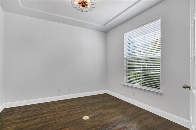 Photo - 4512 Sage Ln