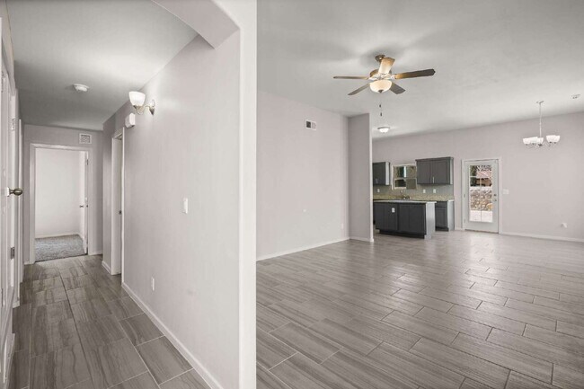 Photo - 629 Cedarwood Ave