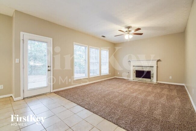 Photo - 821 Charles Hall Dr