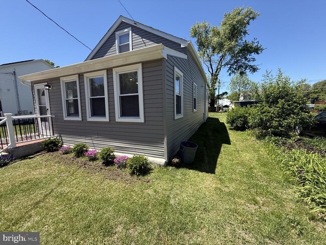Photo - 383 Johnson Ave
