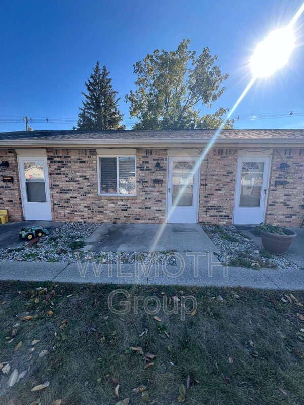 Building Photo - 318 N Clark St Unit #7