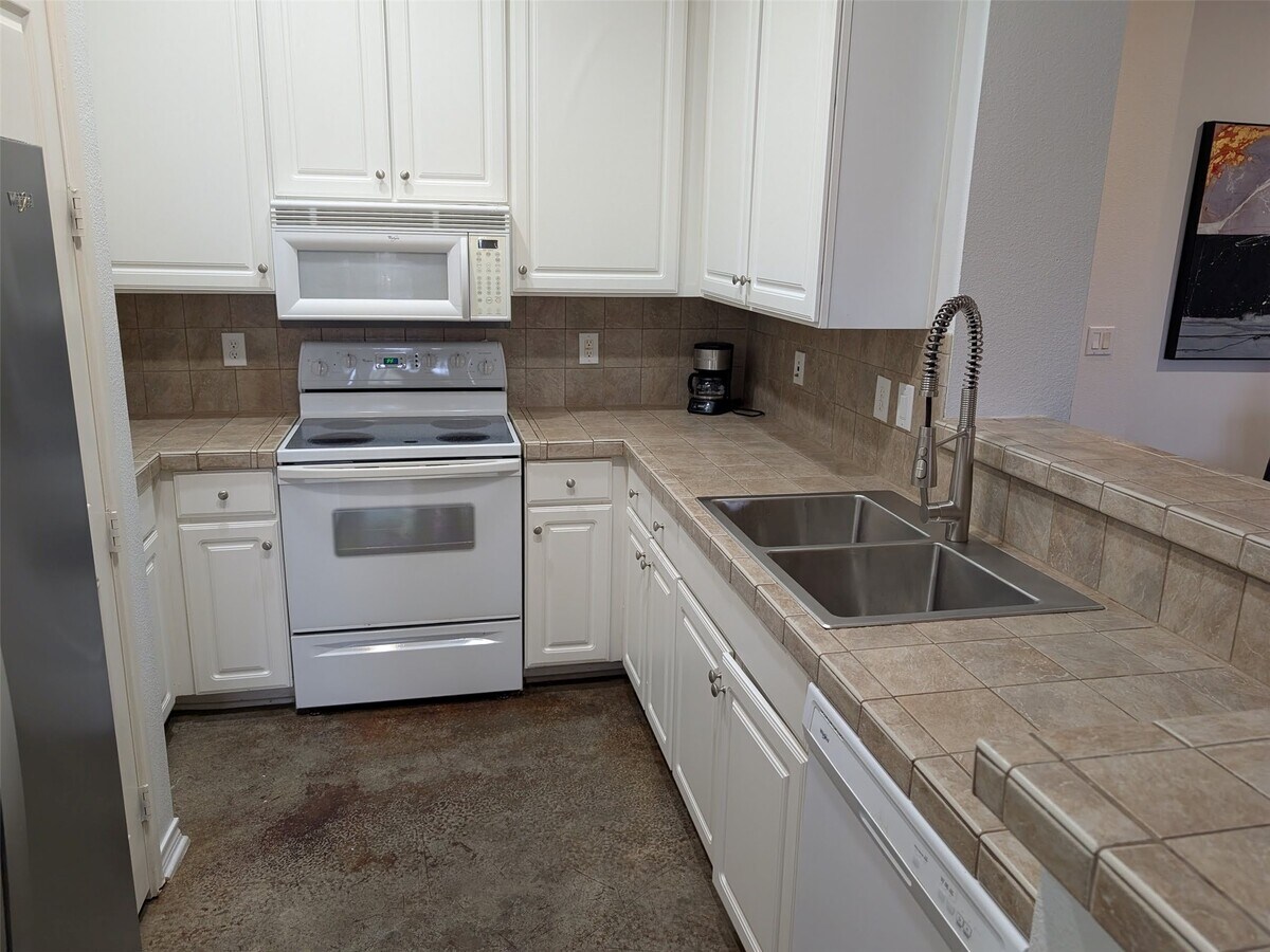 Photo - 2400 McCue Rd Unidad 136