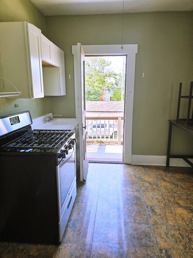 Building Photo - 74 E Hudson St Unit 74 Rental