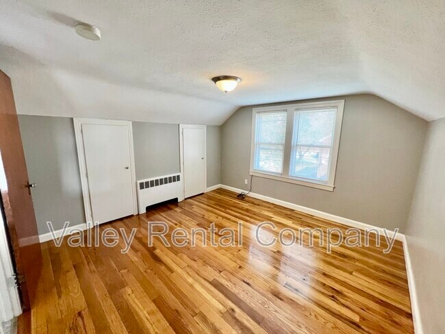 Photo - 70 Lyman St