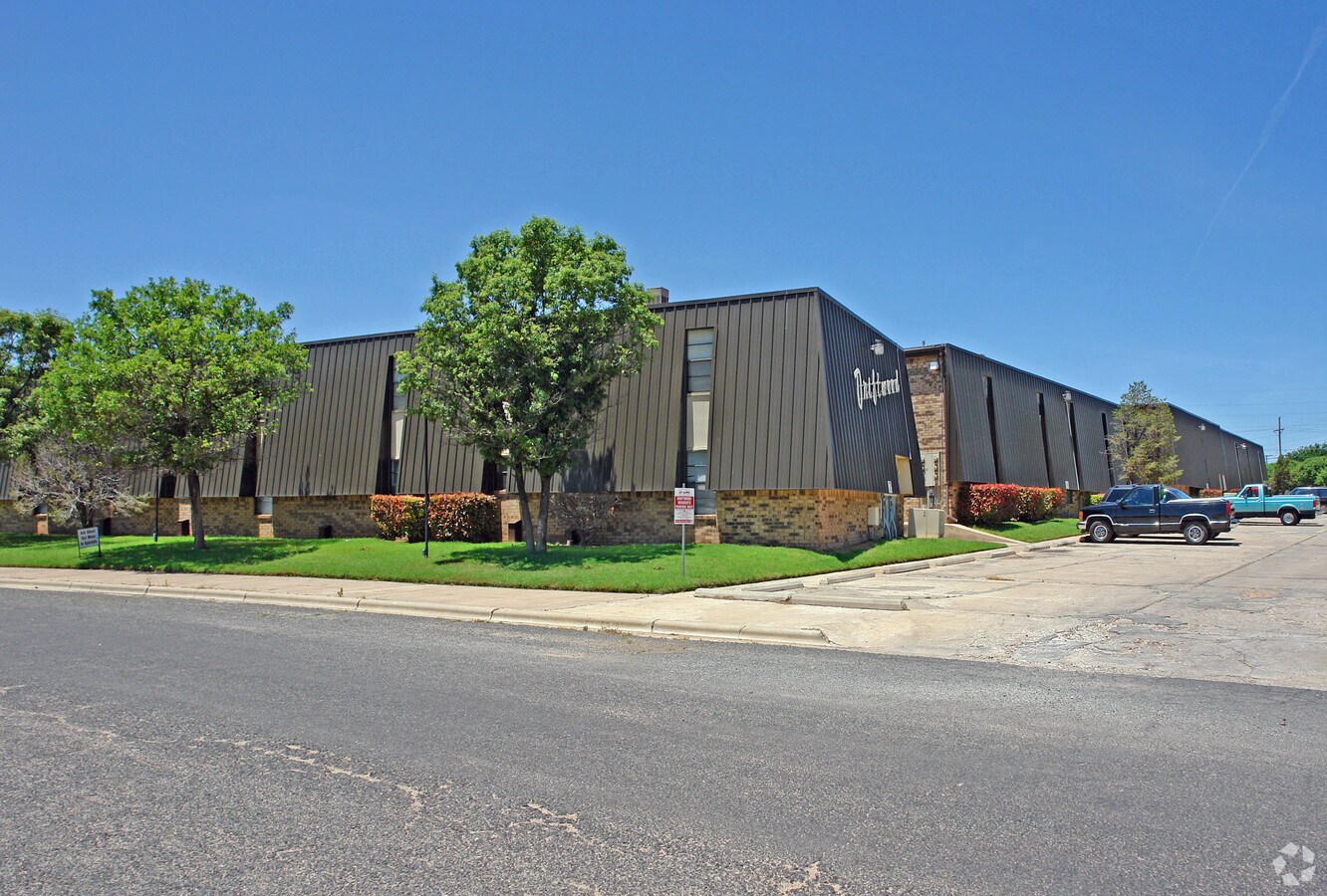 Driftwood Apartments - Driftwood Apartments