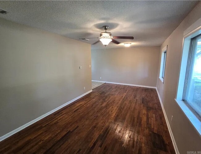 Photo - 314 N Oak St