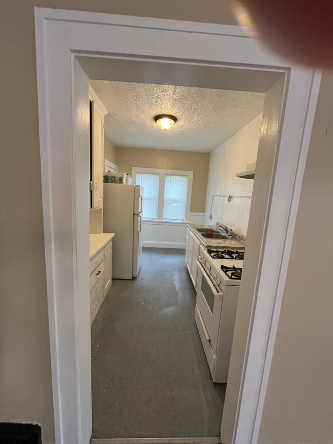 Building Photo - 1623 Parmele St Unit 1623 Parmele apt 2