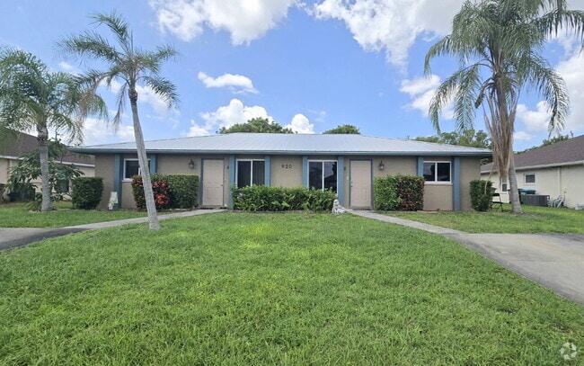 Building Photo - 920 SE 13th St Unit B Rental