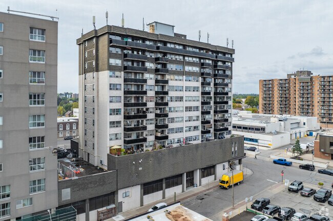 Photo - 33 Richmond St W