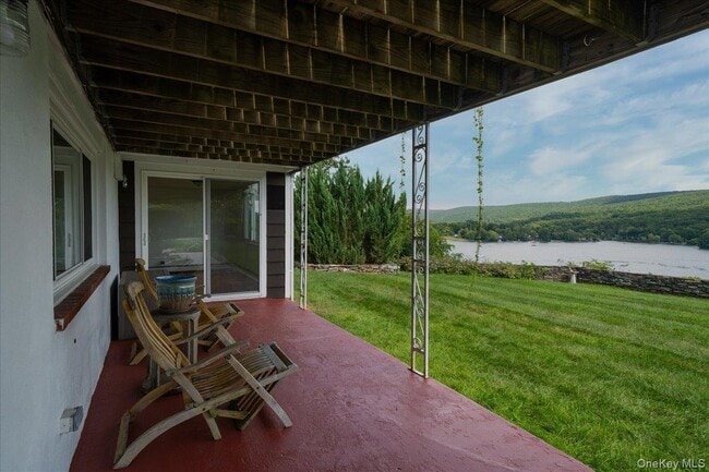 Photo - 14 Hemlock Hill