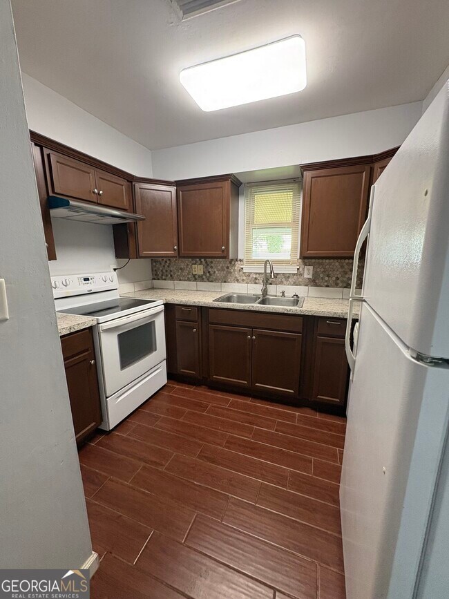 Photo - 542 Chateau Cir