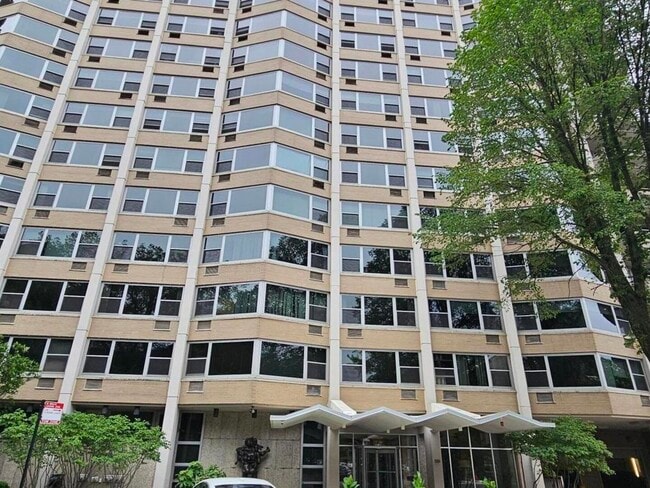 Building Photo - 555 W Cornelia Ave Unit 2009 Rental