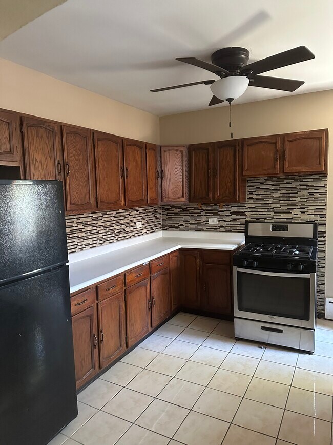 Photo - 3812 Lombard Ave Unit 1