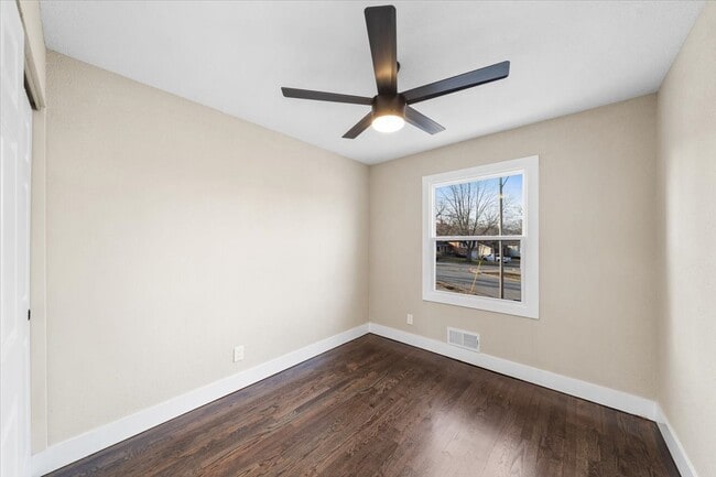 Photo - 4621 Mersington Ave