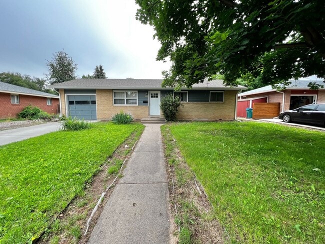 Photo - Beautifully Remodeled 5 Bed 2 Bath House i...
