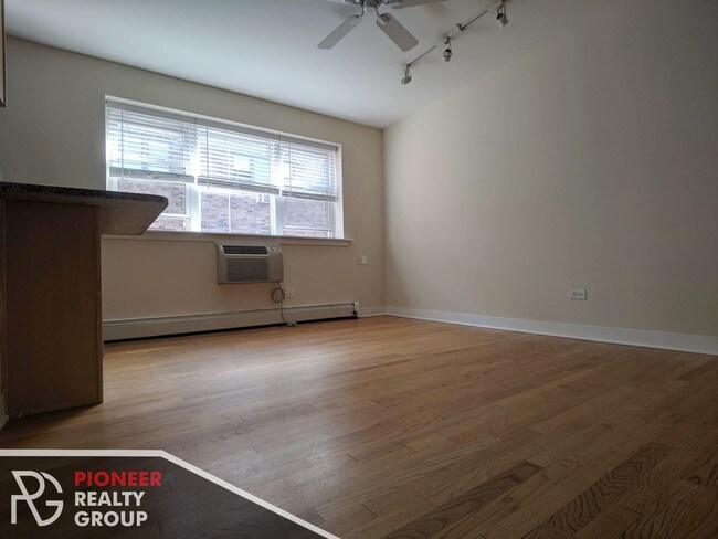 Photo - 625 W Wrightwood Ave