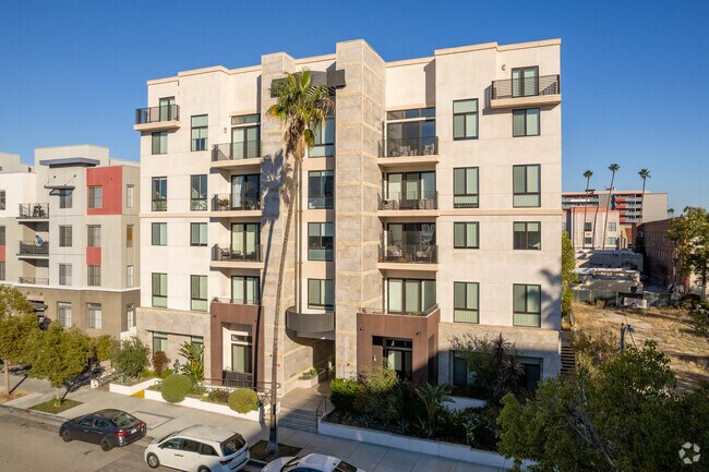 Photo - Kenwood Terrace