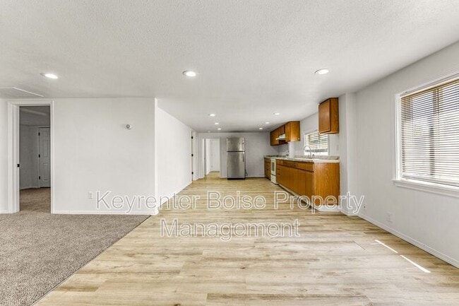 Photo - 1912 S Owyhee St Unit 3