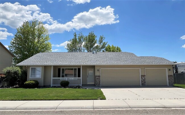 Beautiful 3 bed 2 bath home in the Haven C... - Beautiful 3 bed 2 bath home in the Haven C...