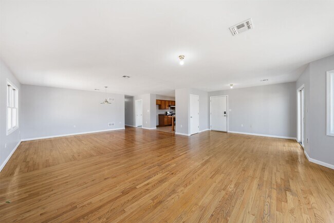 Photo - 196 Sandford Ave Unit 2