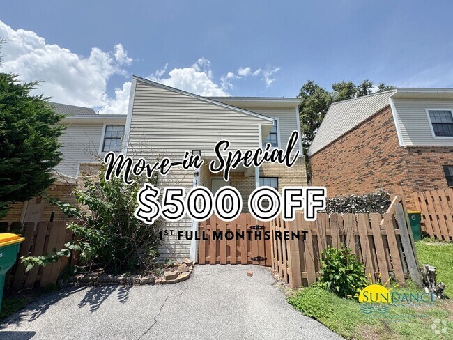 Building Photo - Updated 2-Bedroom Townhome in Portofino Co...