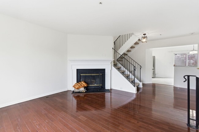 Photo - Lovely 3 BR/2.5 BA Townhome in District He...