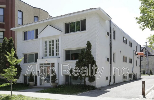 Building Photo - 729 E 16th St