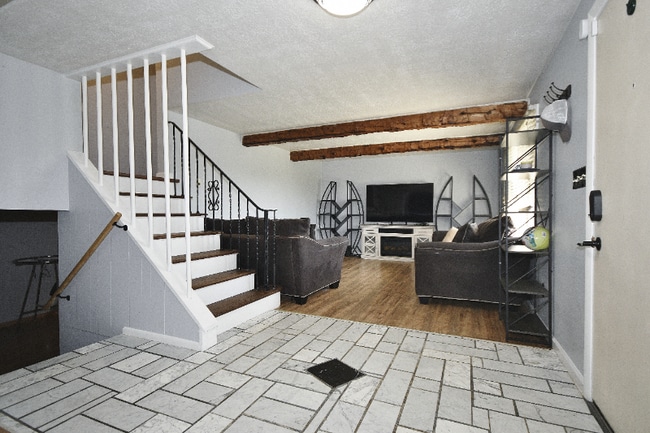 Photo - 740 McMurray Rd