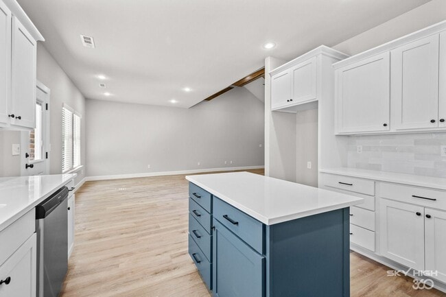 Photo - Newer 3 Bedroom 2 Bath home on Large lot!!!
