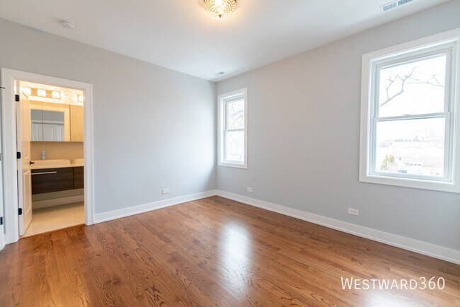 Photo - 3461 N Oconto Ave Unit 1