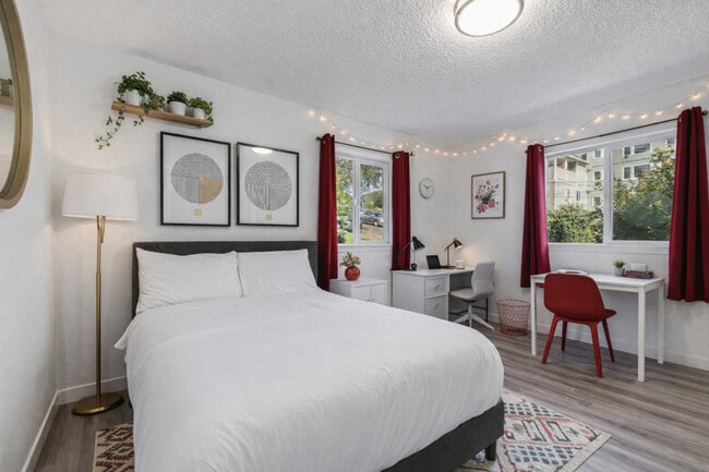 Building Photo - 612 S 18th St