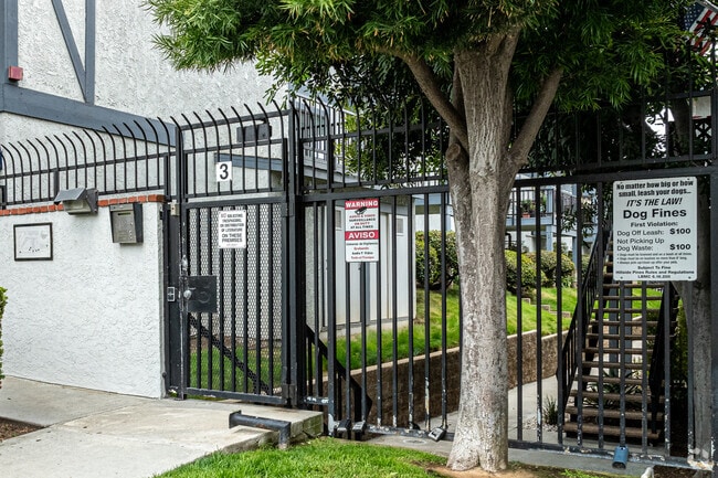 Photo - Hillside Pines