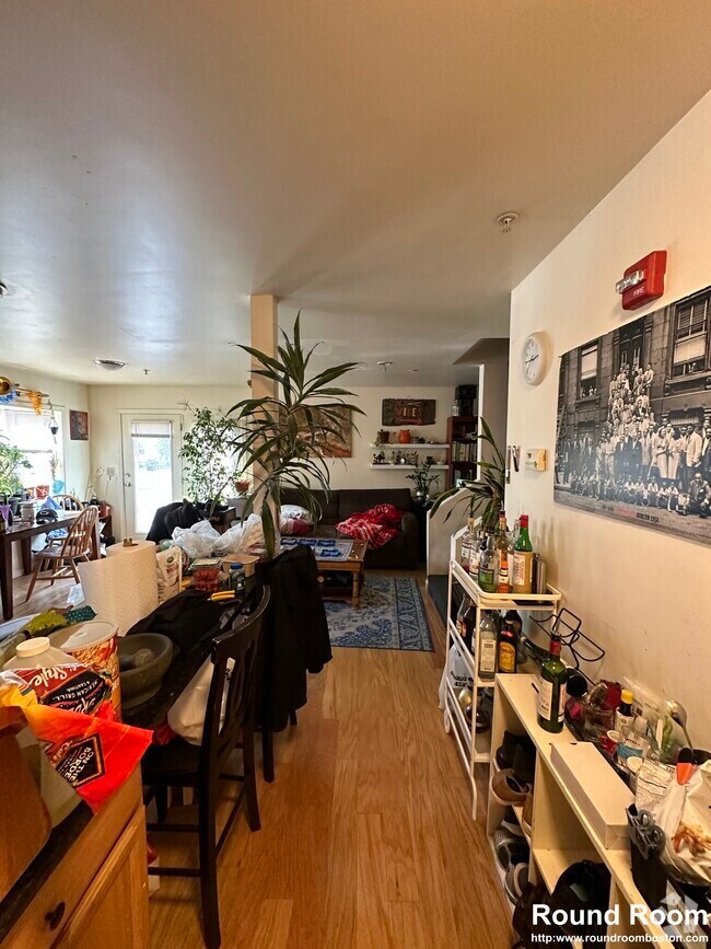 Building Photo - 34 Raymond St Unit 34 Rental