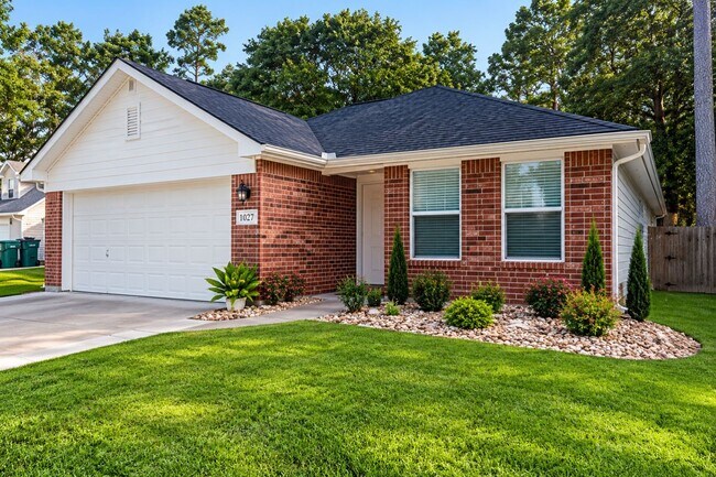 15 Thicket Grove Pl