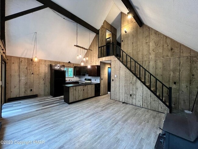 211 Dorchester Dr