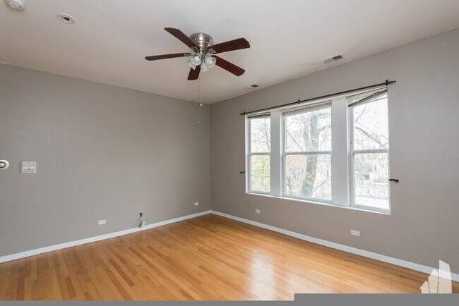 Photo - 2009 W Cortez St Apartment Unit 13