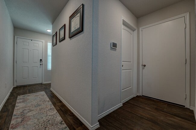 Photo - 153 Roanwood Dr