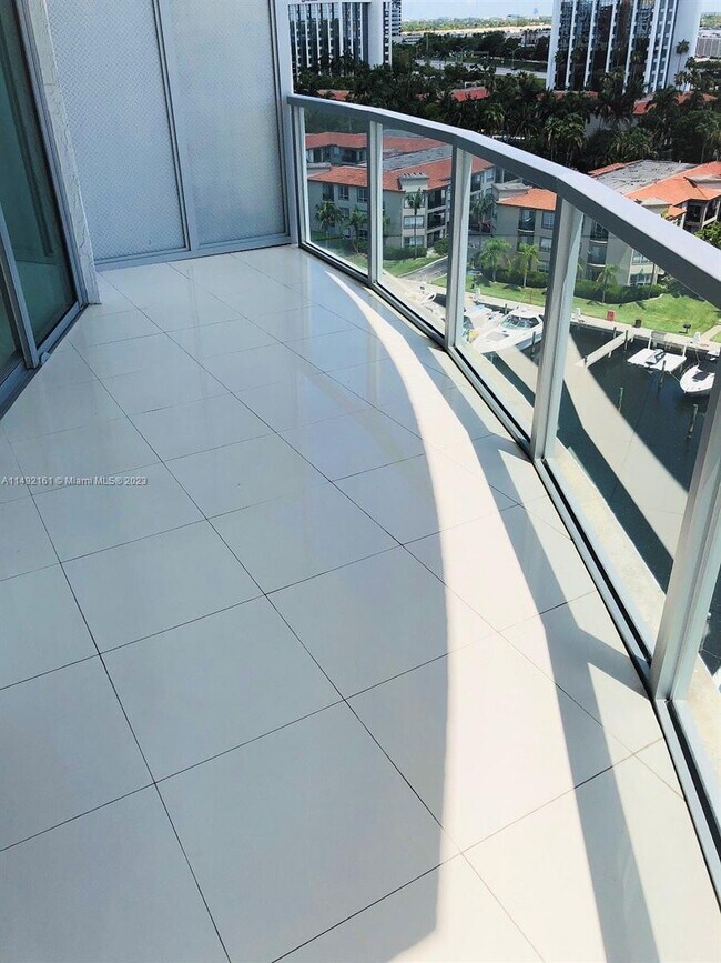 Photo - 3029 NE 188th St Unidad 911