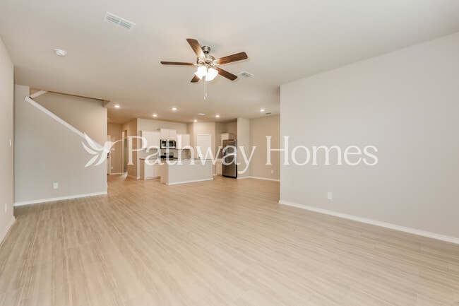 Photo - 908 Birch Dr