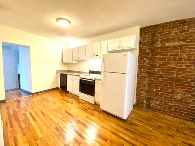 Photo - 840 Huntington Ave