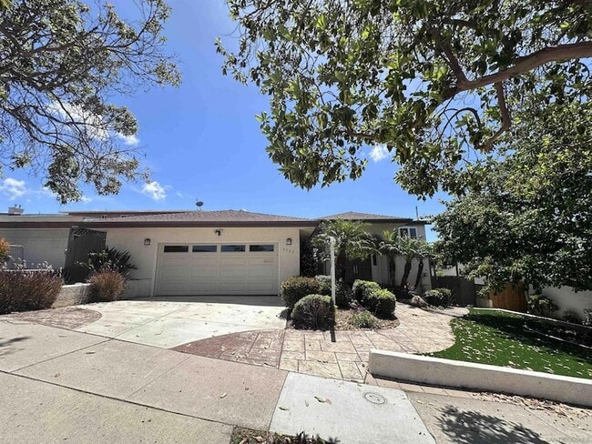 Building Photo - 3539 Mt Laurence Dr
