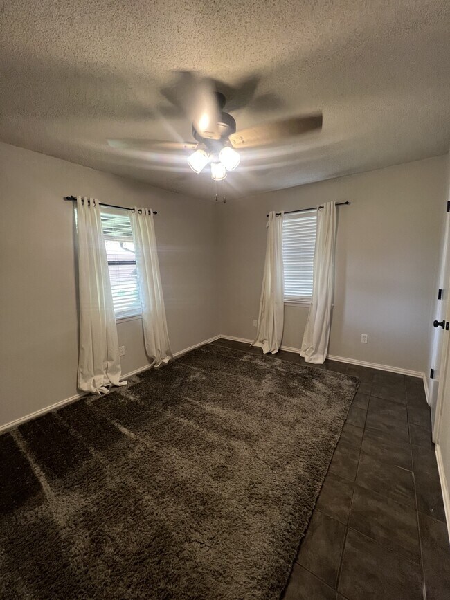 2036 Lisa Cir