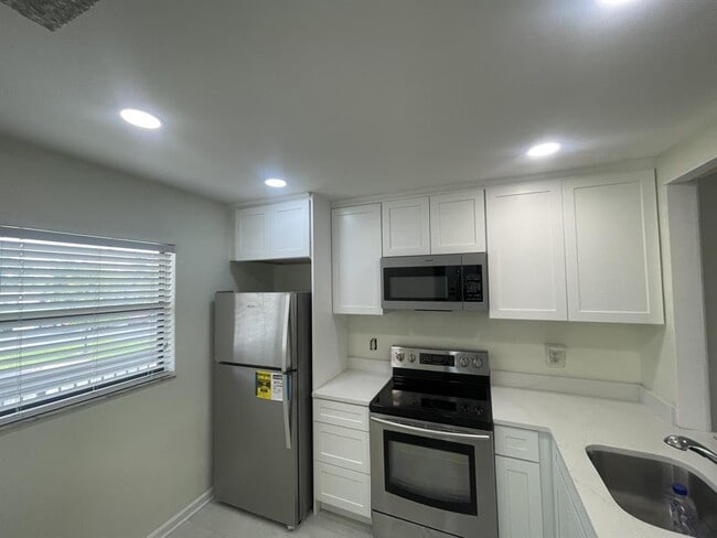 Building Photo - 143 NW 91st Ave Unit 202