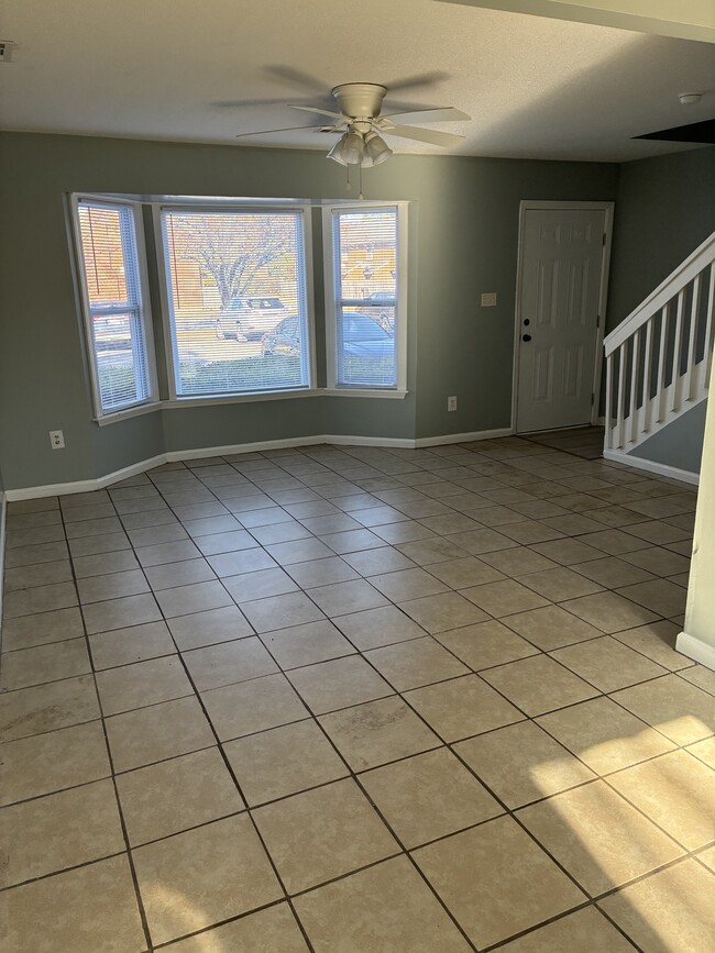 Photo - 112 Concord Dr