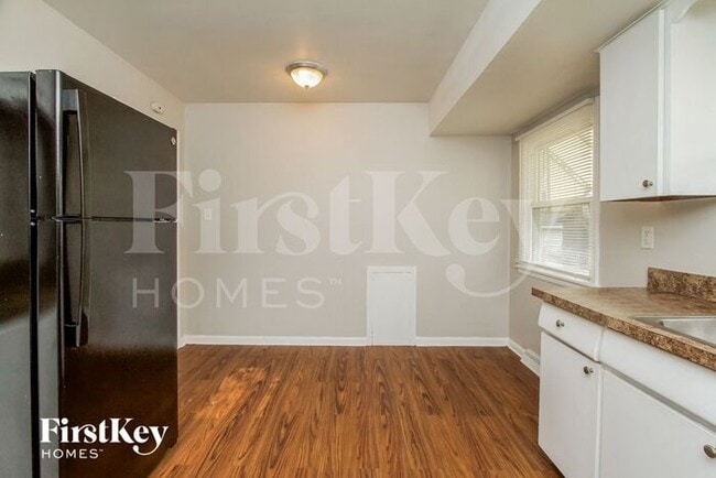 Photo - 326 Clyde Ave