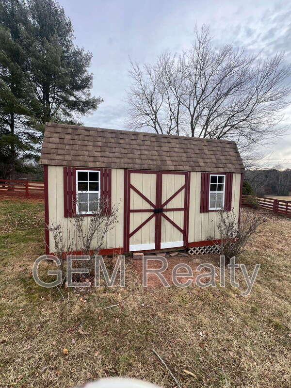 Building Photo - 1244 Mountain View Rd