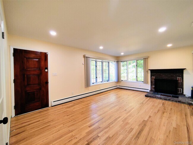 Photo - 102 Old Hopewell Rd